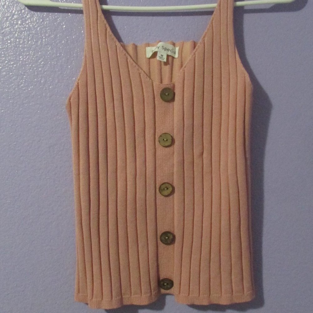 pink top